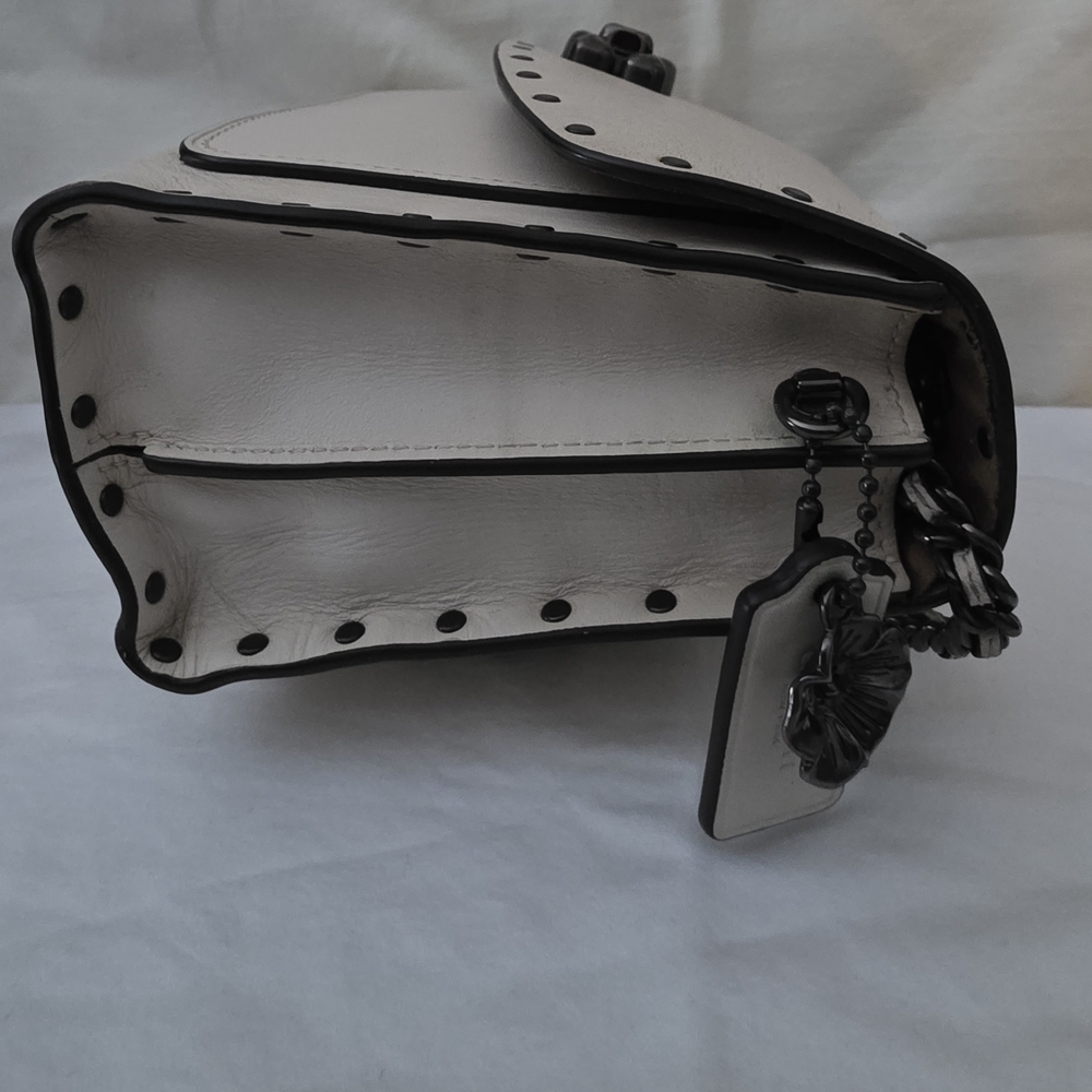 Coach Parker 18 With Rivits. Cream Leather Gun Metal Chain Shoulder/Crossbody - Picture 7 of 11